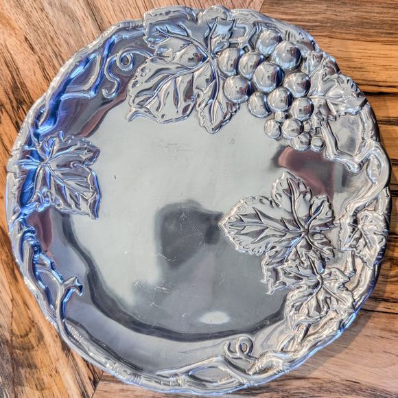 Vintage 2000 Arthur Court Designs-Vine & Grape Bunches-Aluminum Plate/Platter-8” - Picture 2 of 9